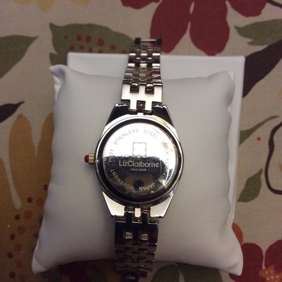 Watch - Picture 4 of 6